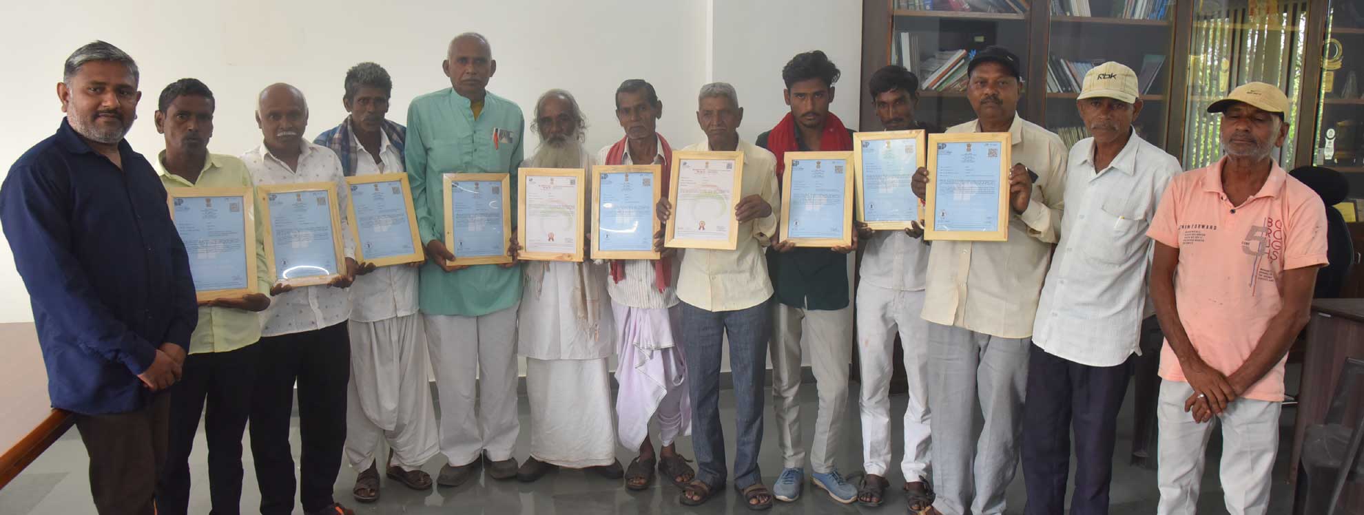 Outstanding traditional knowledge (tk) holders from regions of Gujarat were recognized by protecting their unique wisdom through IP rights. Prof Narinder Mehra, Honorary Emeritus scientist of Indian council of Medical Research, former Dean and National chair, All India Institute of Medical Sciences and Chairman Research Advisory Committee [ Herbal- Human Health/Veterinary] had felicitated tk holders by sharing their patent certificates