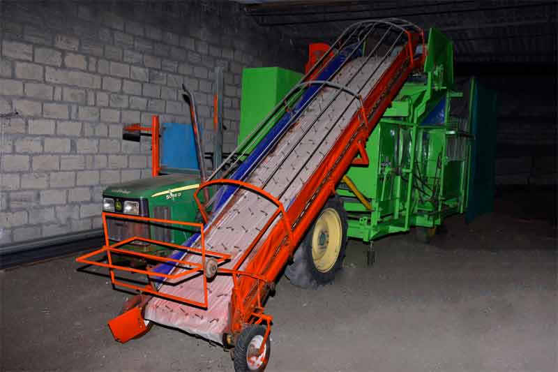 Mobile Groundnut Thresher - Photo