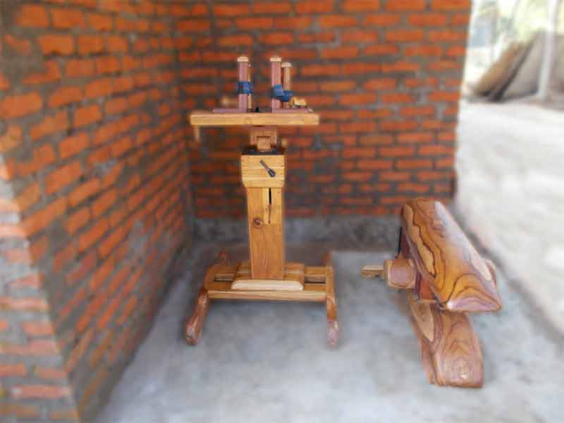 Small Animal Restraining Cum Operation Table - Photo