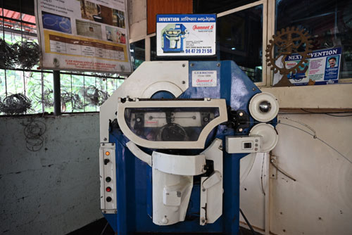 Automatic Cup Hanger Making Machine for Rubber Plantation - Photo