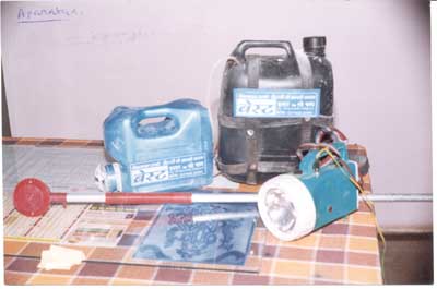 Battery operated sprayer and duster - Photo
