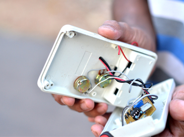 Wireless electricity sensing machine - Photo