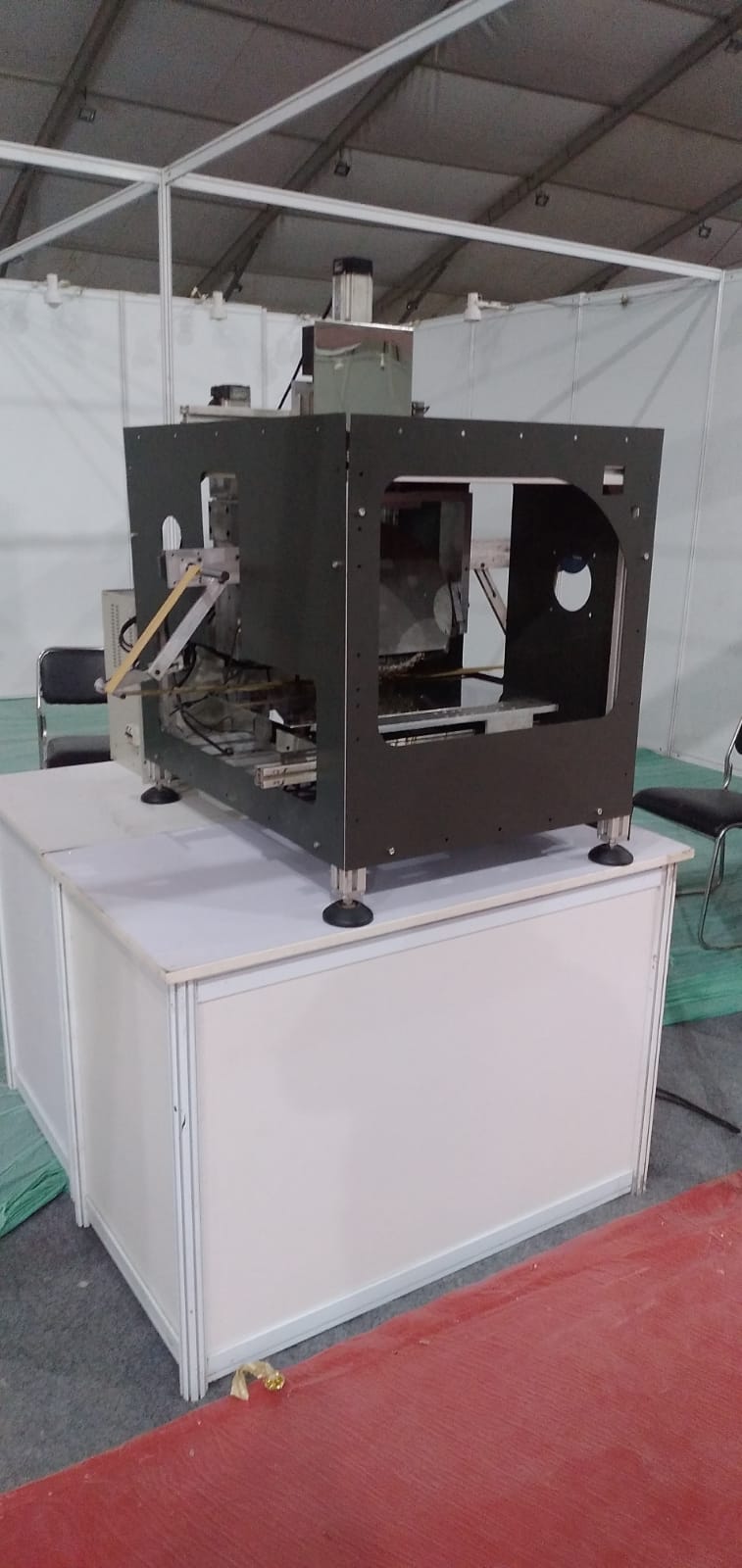 Image of Six-Axis Rotating Head Golden Embossing Machine