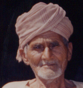volunteer Sakrabhai Kallubhai Bhariya