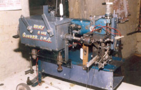 Buttonhole Stitching Machine - Photo