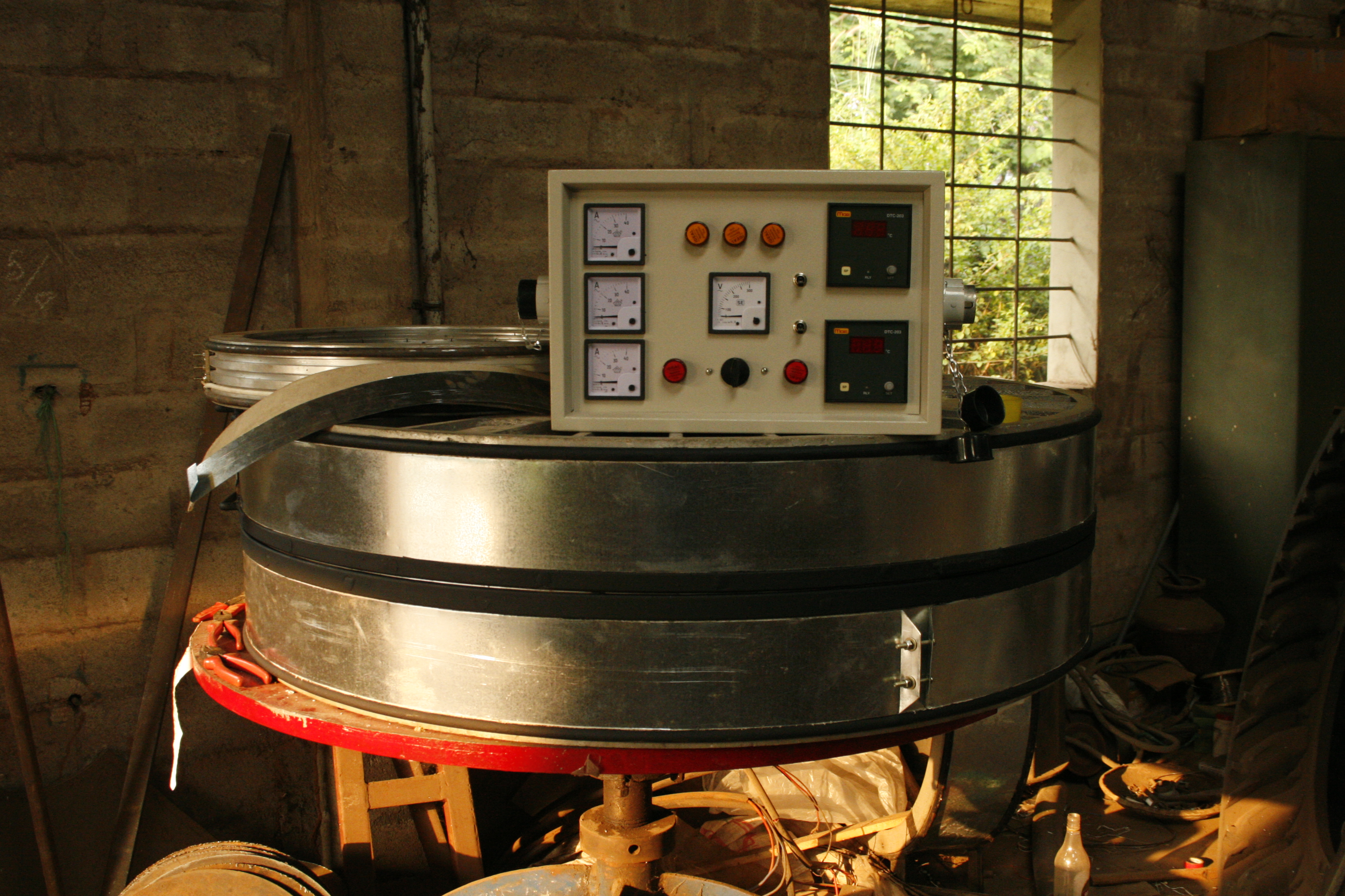 Image of Electro Tyre Retreading Machine