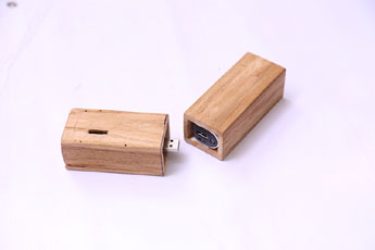 Portable wi-fi dongle with rechargeable batteries - Photo