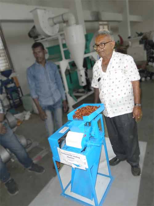 Image of Tamarind De-Seeder