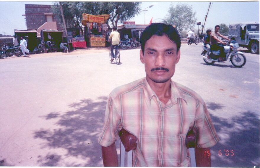 volunteer Mujeeb khan